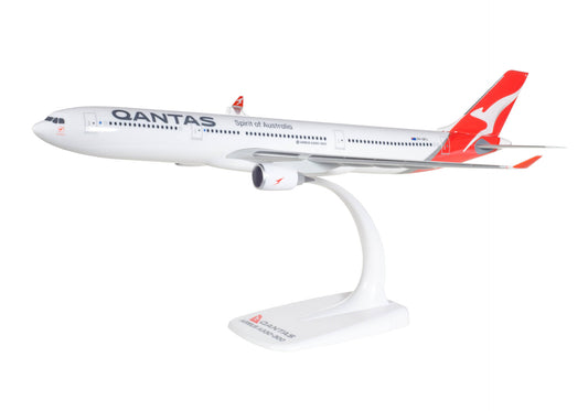 1/200 SNAP FIT Qantas Airbus A330-300 New 2016 Colors VH-QPJ