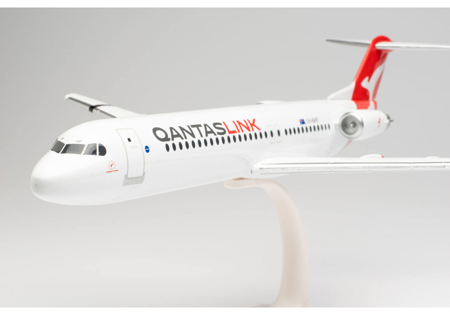 1/100 SNAP FIT QANTASLINK Fokker 100 VH-NHF