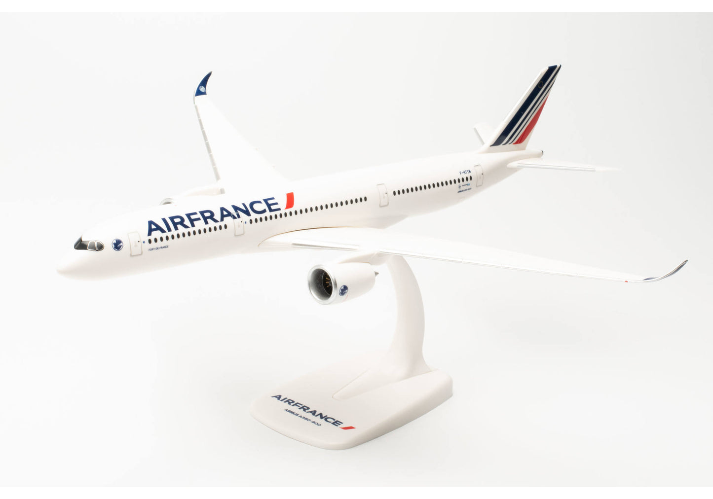 1/200  SNAP FIT Air France Airbus A350-900 2021 Livery F-HTYM "Fort-de-France"