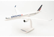 1/200  SNAP FIT Air France Airbus A350-900 2021 Livery F-HTYM "Fort-de-France"