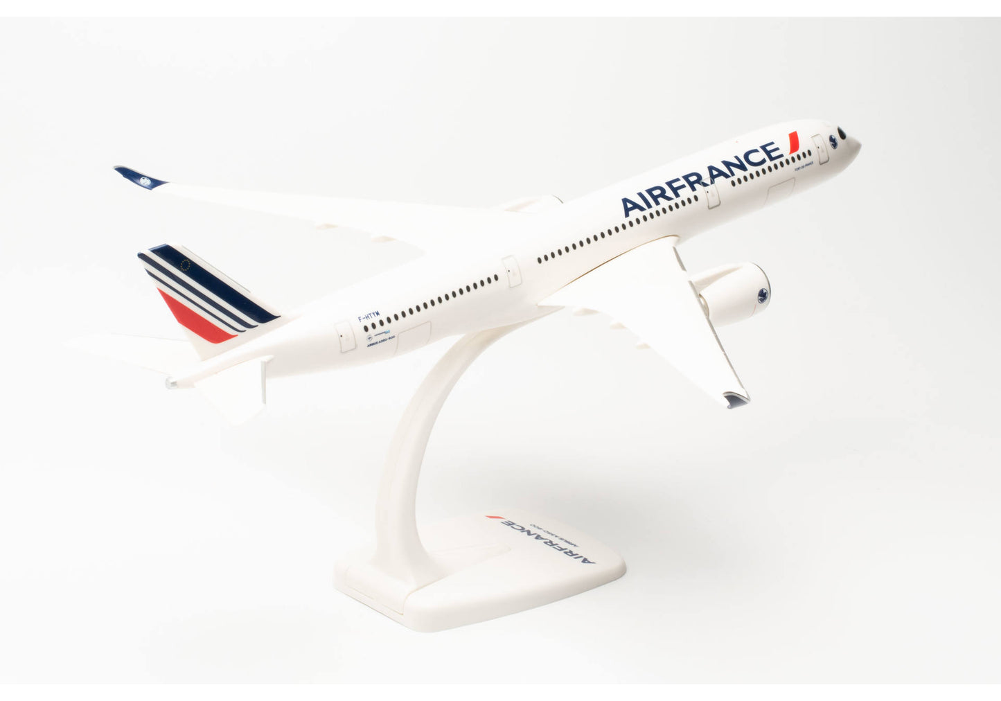 1/200  SNAP FIT Air France Airbus A350-900 2021 Livery F-HTYM "Fort-de-France"