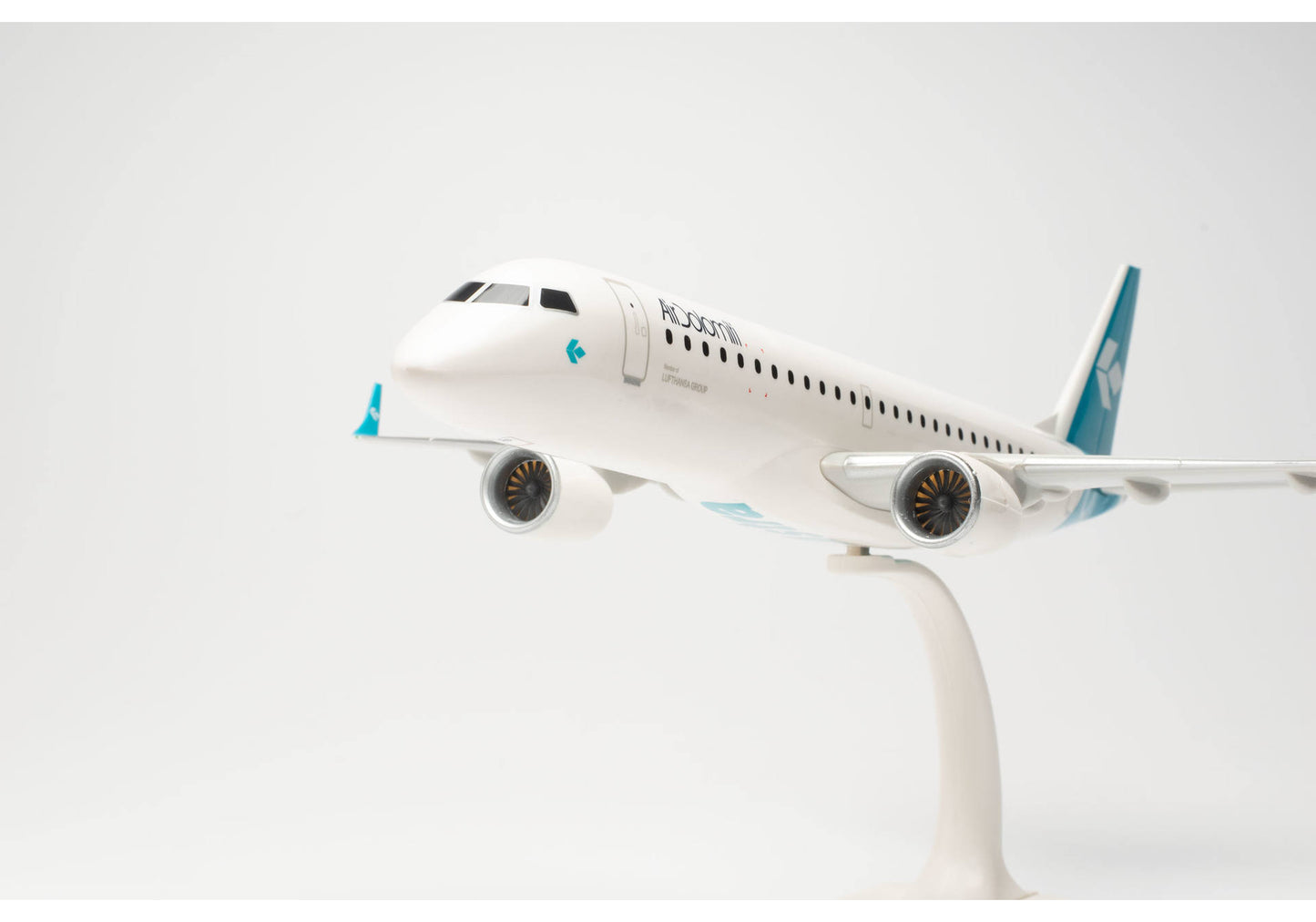 1/200 SNAP FIT Air Dolomiti Embraer E195 New Colours I-ADJO