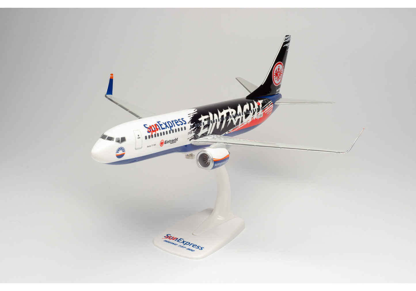 1/100 SNAP FIT Sun Express Boeing 737-800 "Eintracht Frankfurt SGE Express" TC-SRC