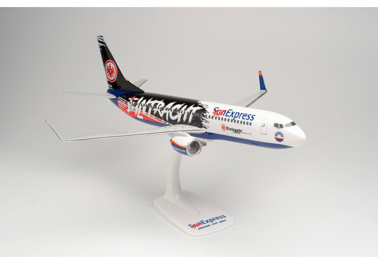 1/100 SNAP FIT Sun Express Boeing 737-800 "Eintracht Frankfurt SGE Express" TC-SRC
