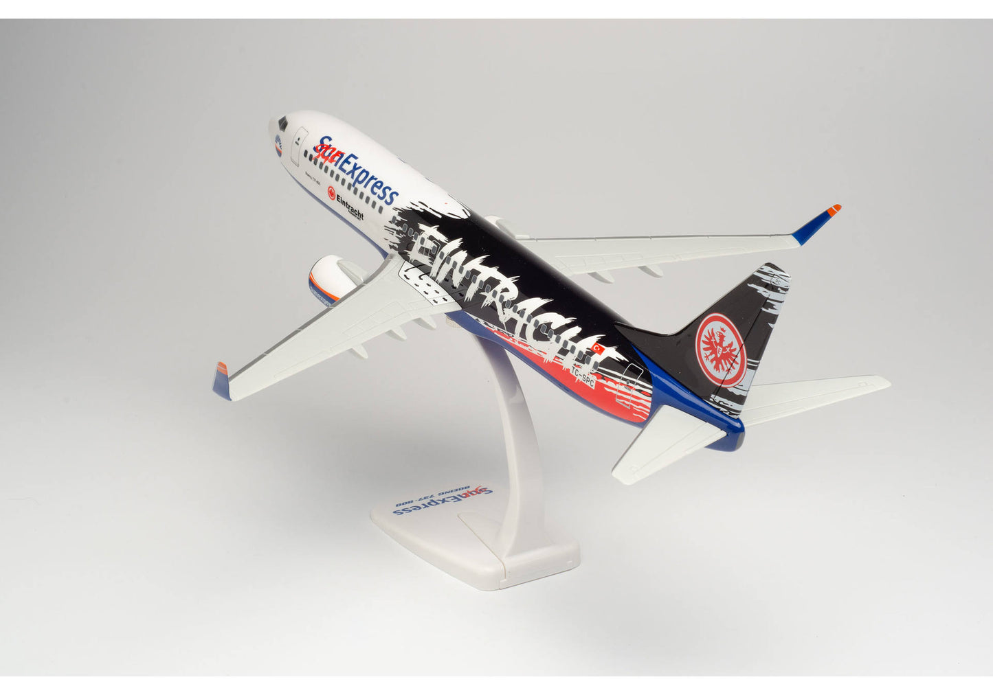1/100 SNAP FIT Sun Express Boeing 737-800 "Eintracht Frankfurt SGE Express" TC-SRC