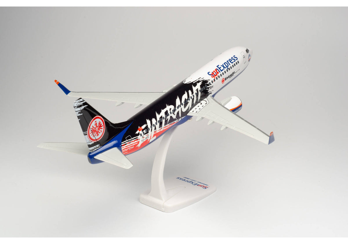 1/100 SNAP FIT Sun Express Boeing 737-800 "Eintracht Frankfurt SGE Express" TC-SRC