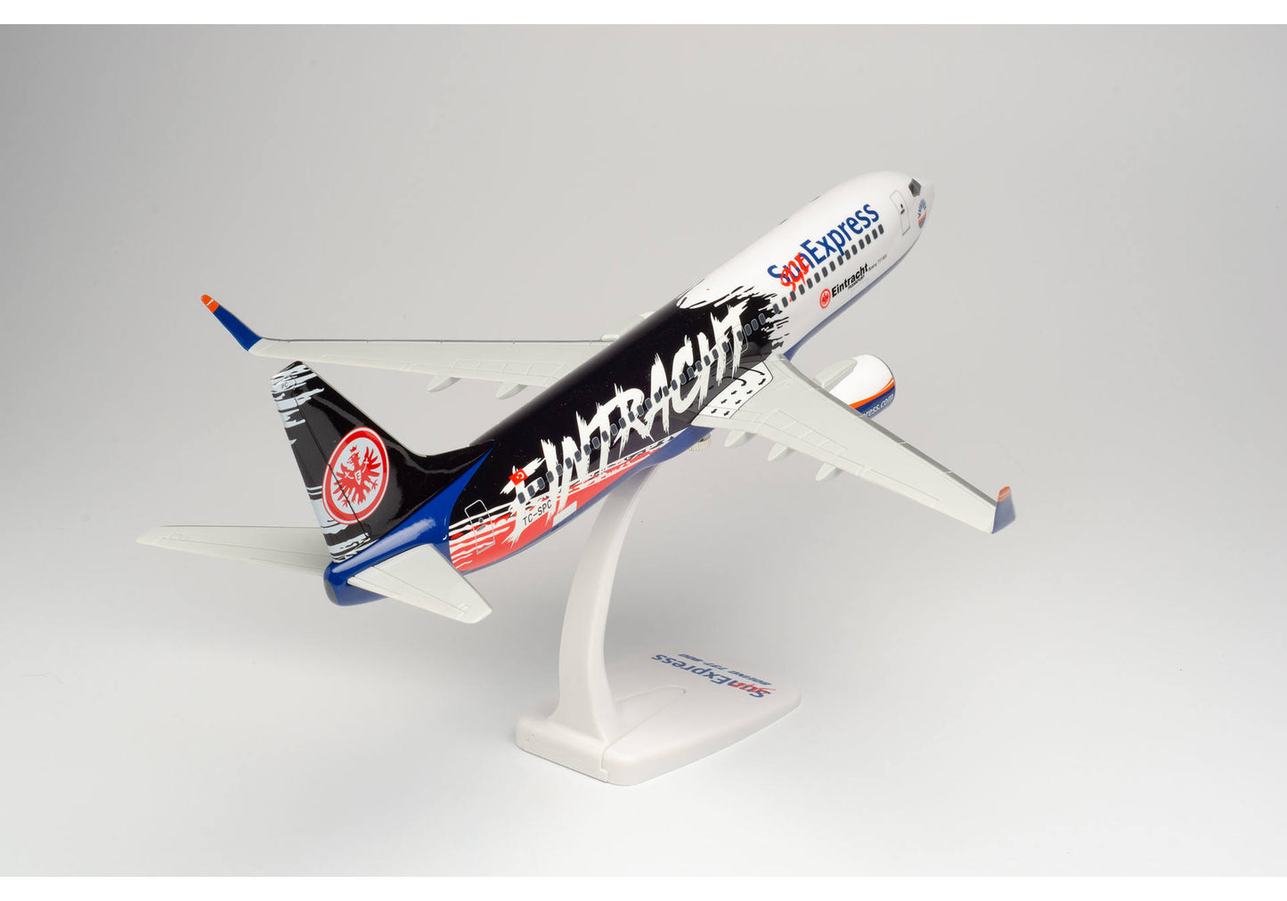 1/100 SNAP FIT Sun Express Boeing 737-800 "Eintracht Frankfurt SGE Express" TC-SRC