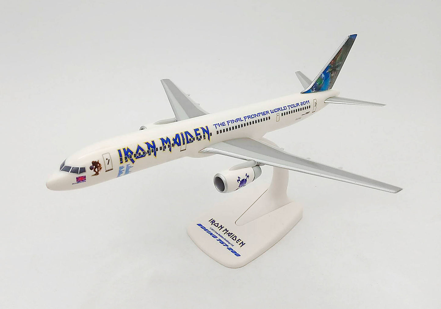 1/200 SNAP FIT Iron Maiden (Astraeus) Boeing 757-200 "Ed Force One" The Final Frontier World Tour 2011 G-STRX