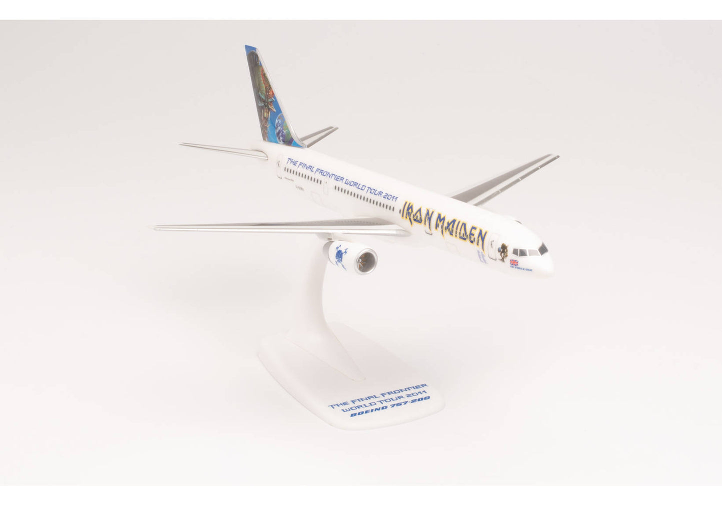 1/200 SNAP FIT Iron Maiden (Astraeus) Boeing 757-200 "Ed Force One" The Final Frontier World Tour 2011 G-STRX