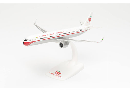 1/200 SNAP FIT TAP Air Portugal Airbus A321neo Retro 75th Anniversary Colors CS-TJR