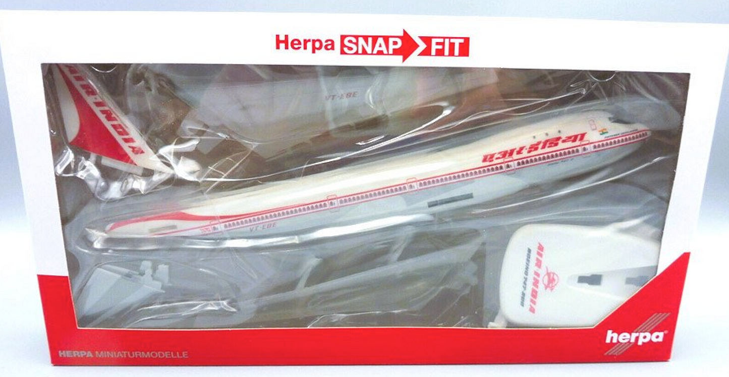 1/250 SNAP FIT Air India Boeing 747-200 VT-EBE "Emperor Shahjehan"