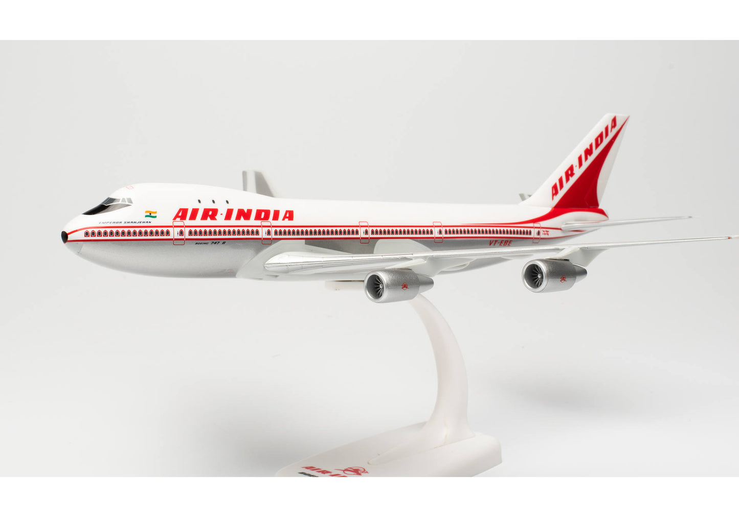 1/250 SNAP FIT Air India Boeing 747-200 VT-EBE "Emperor Shahjehan"