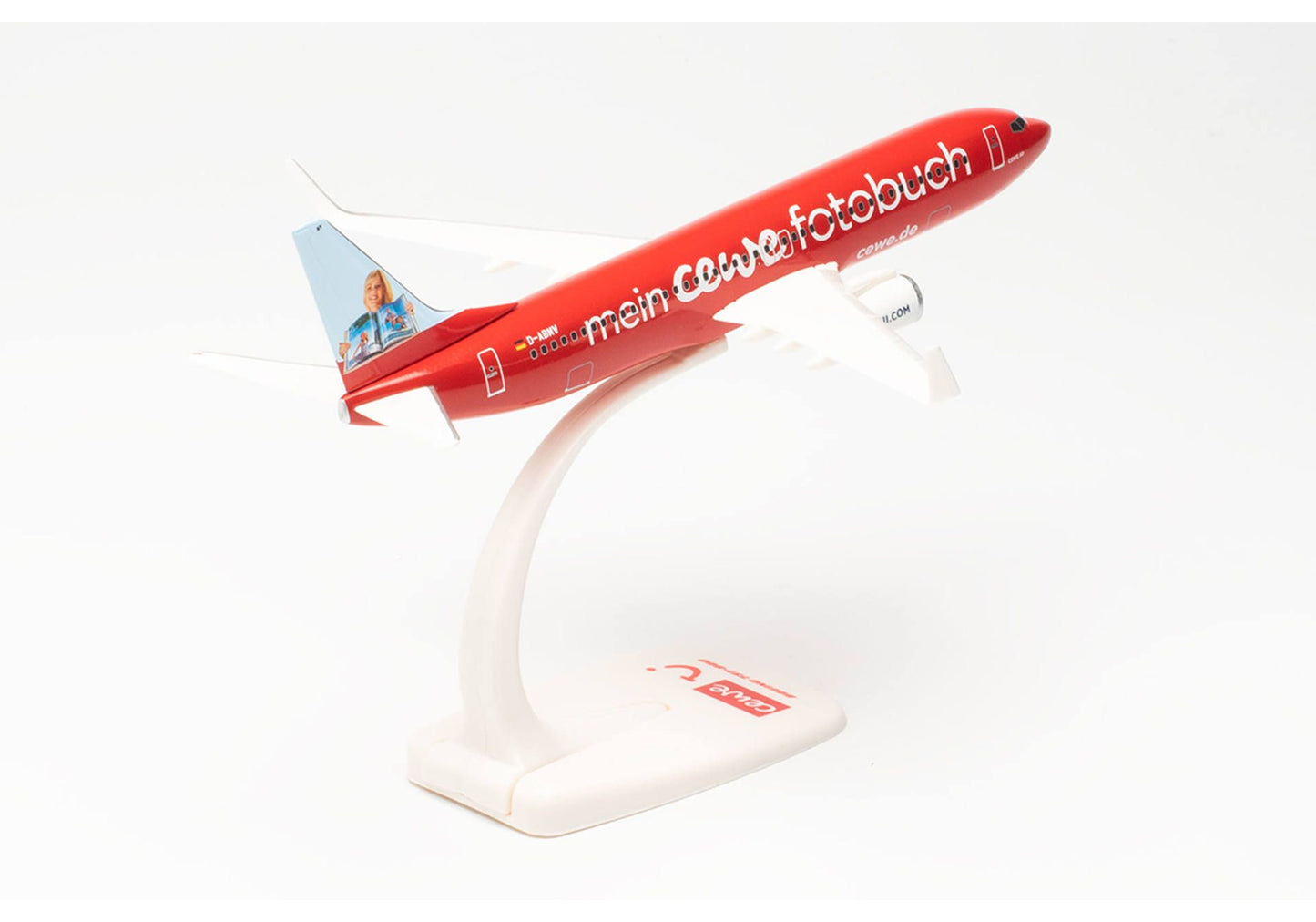1/200 SNAP FIT TUIfly Boeing 737-800 "Cewe Fotobuch" D-ABMV