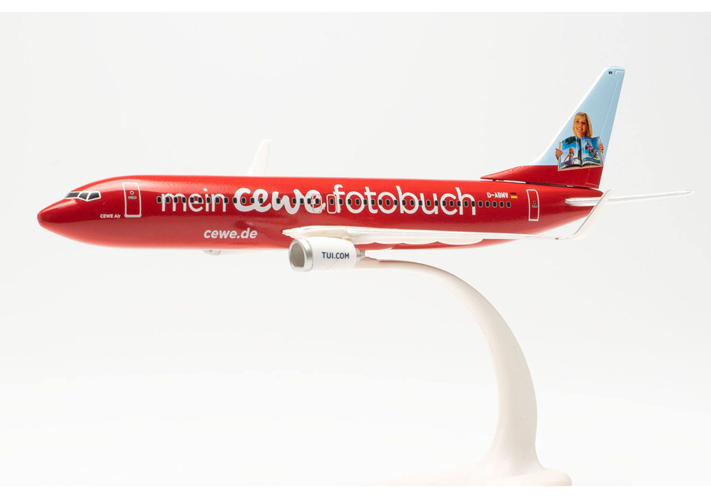 1/200 SNAP FIT TUIfly Boeing 737-800 "Cewe Fotobuch" D-ABMV
