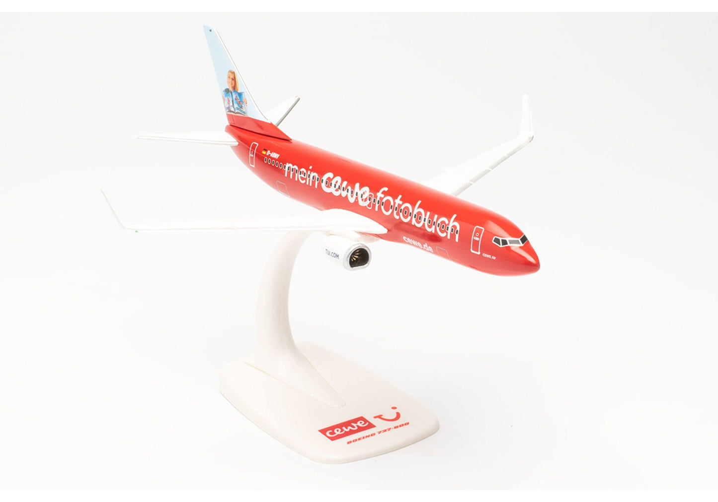1/200 SNAP FIT TUIfly Boeing 737-800 "Cewe Fotobuch" D-ABMV