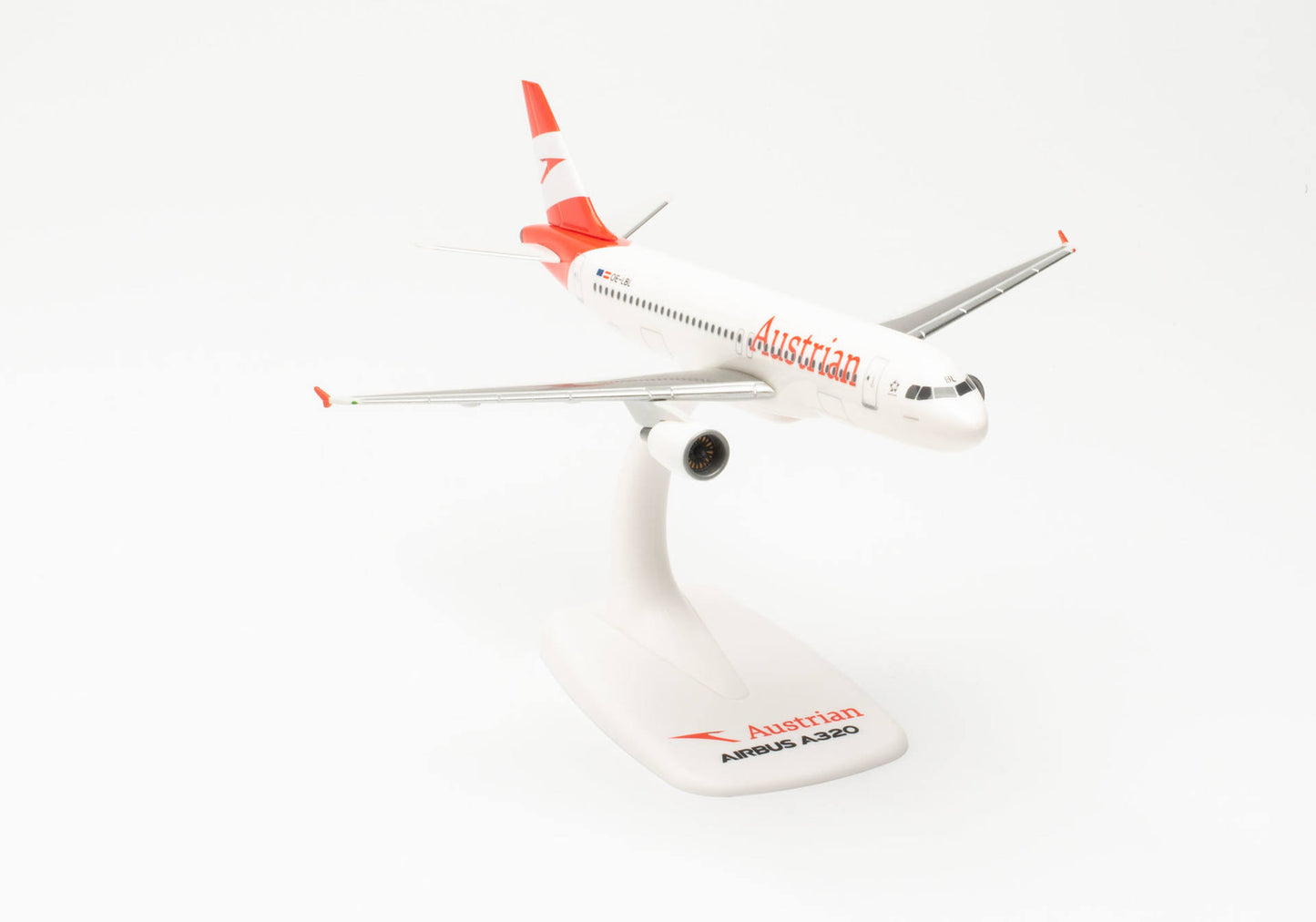 1/200 SNAP FIT Austrian Airlines Airbus A320 OE-LBL "Ausseerland"
