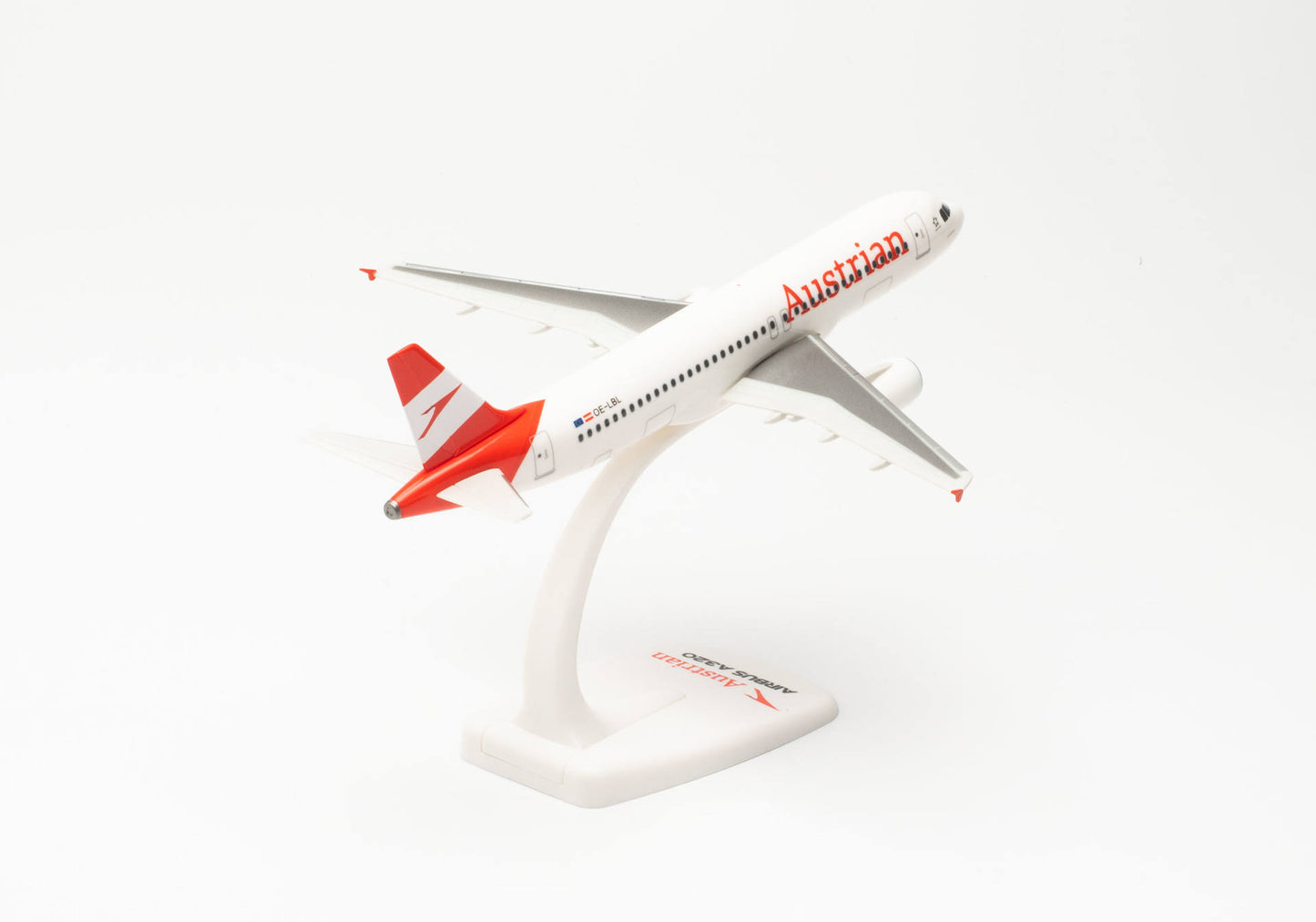 1/200 SNAP FIT Austrian Airlines Airbus A320 OE-LBL "Ausseerland"