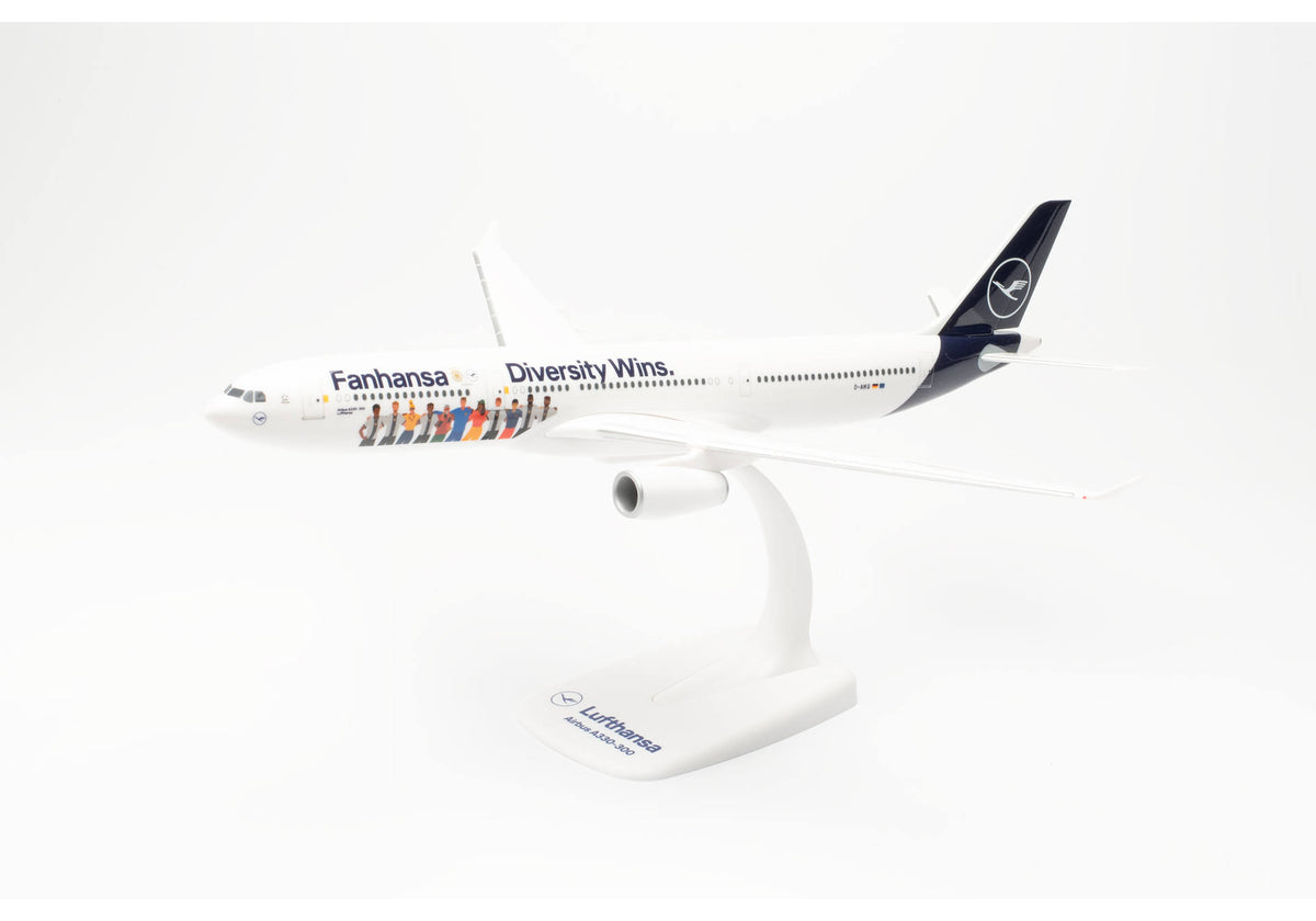 1/200 SNAP FIT Lufthansa Airbus A330-300 "Fanhansa Diversity Wins" D-AIKQ