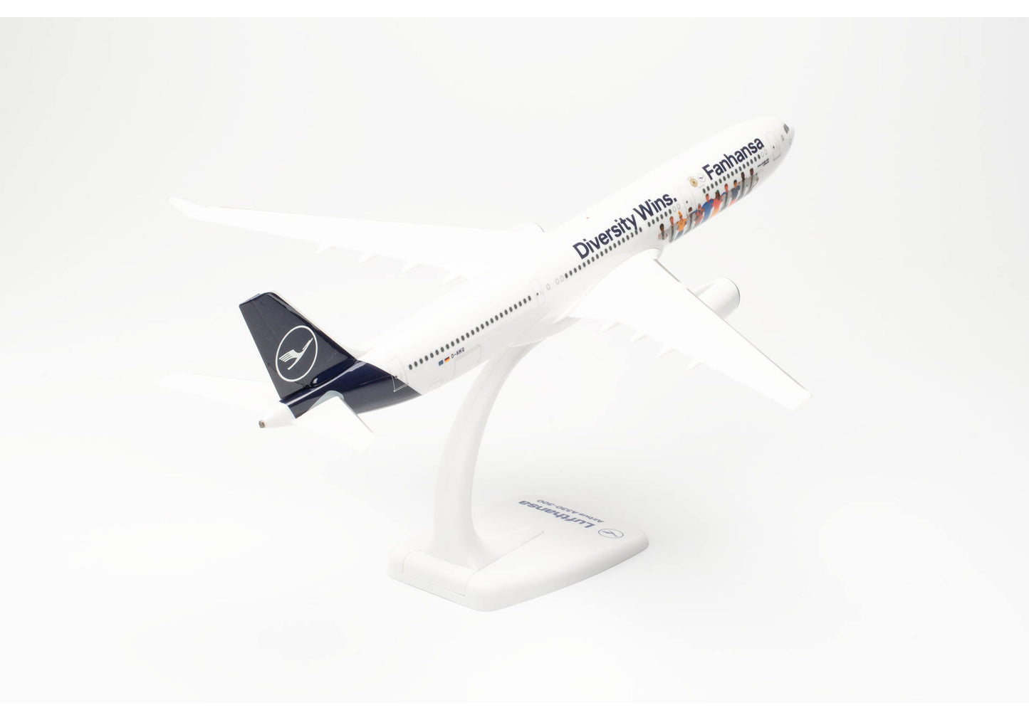 1/200 SNAP FIT Lufthansa Airbus A330-300 "Fanhansa Diversity Wins" D-AIKQ