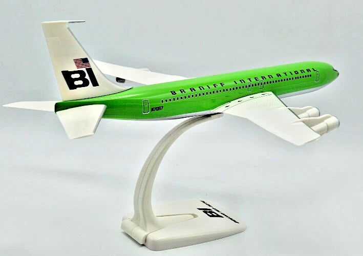 1/144 SNAP FIT Braniff International Boeing 707-320 Solid Lime Green N7097