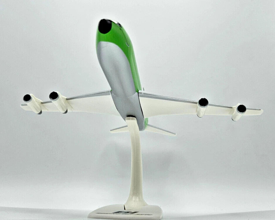 1/144 SNAP FIT Braniff International Boeing 707-320 Solid Lime Green N7097