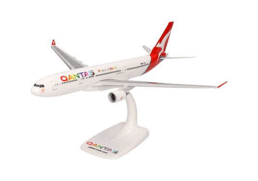 1/200 SNAP FIT Qantas Airbus A330-200 "Pride is in the Air" VH-EBL