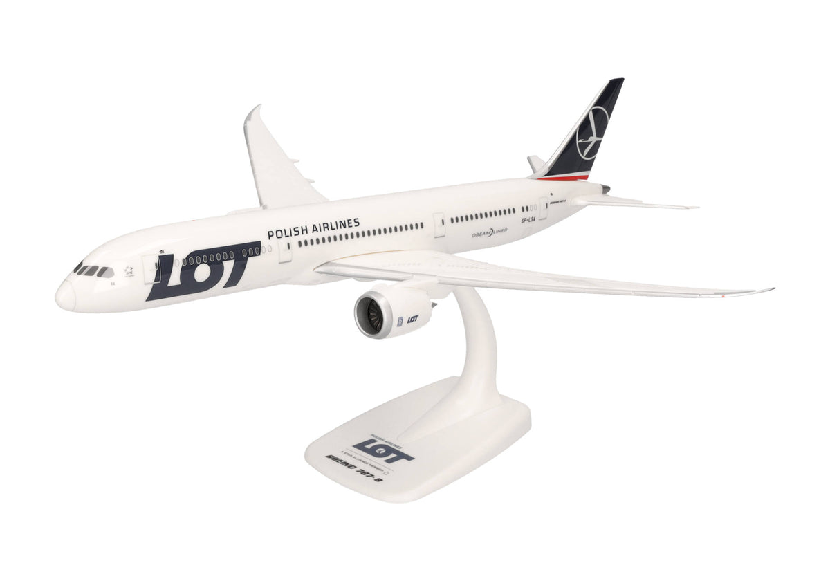 1/200 SNAP FIT LOT Polish Airlines Boeing 787-9 Dreamliner SP-LSA