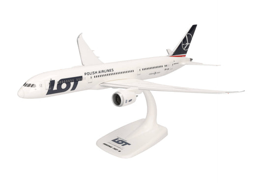 1/200 SNAP FIT LOT Polish Airlines Boeing 787-9 Dreamliner SP-LSA