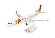 1/100 SNAP FIT TAP Express Embraer E195 CS-TTY "Lisboa"