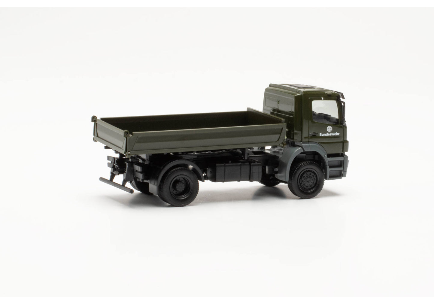 1/87 Mercedes-Benz Axor Three-Way Dumper "German Armed Forces"