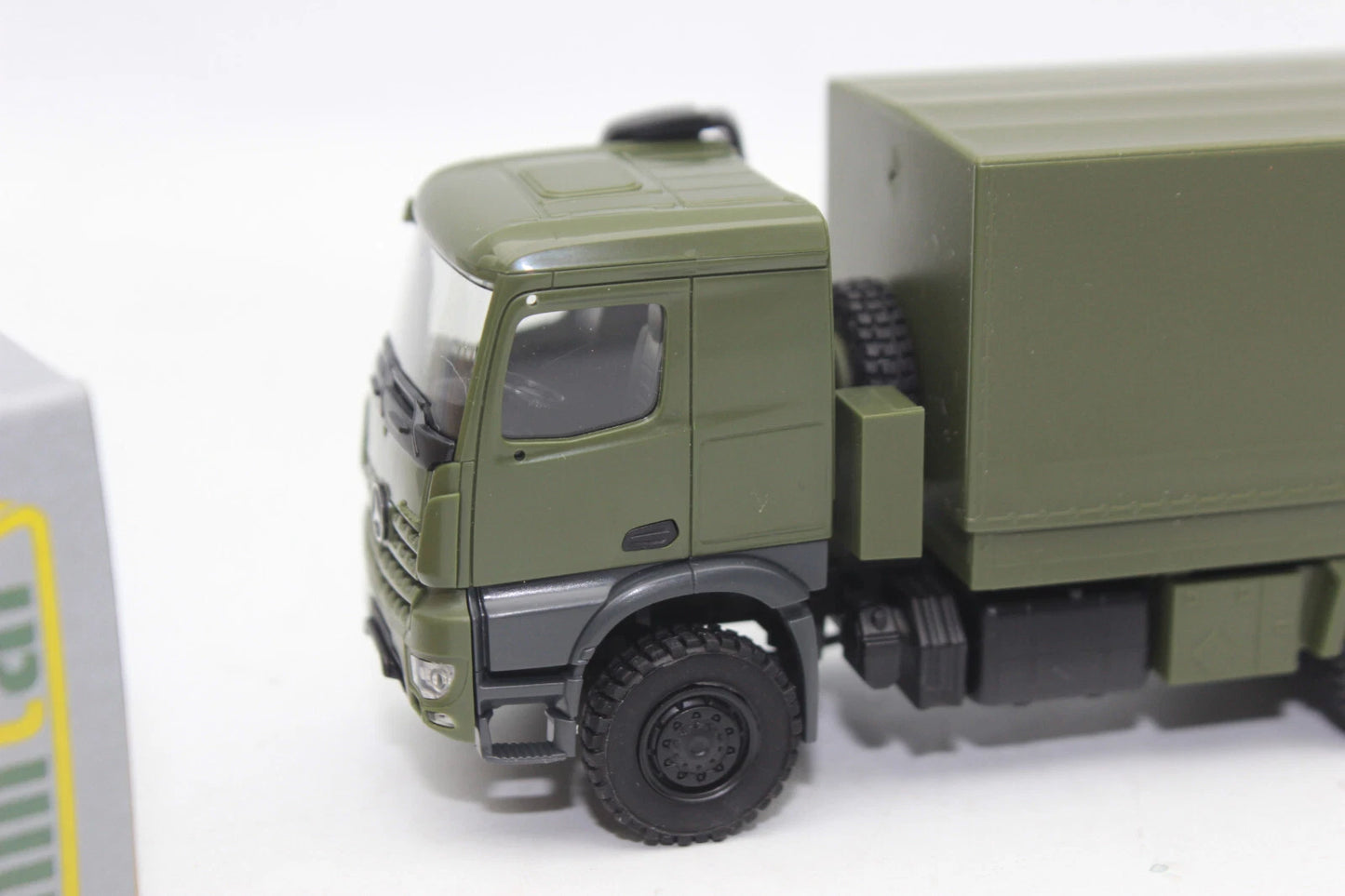 1/87 Mercedes-Benz Arocs 6x6 Pritsche/Plane Undekoriert