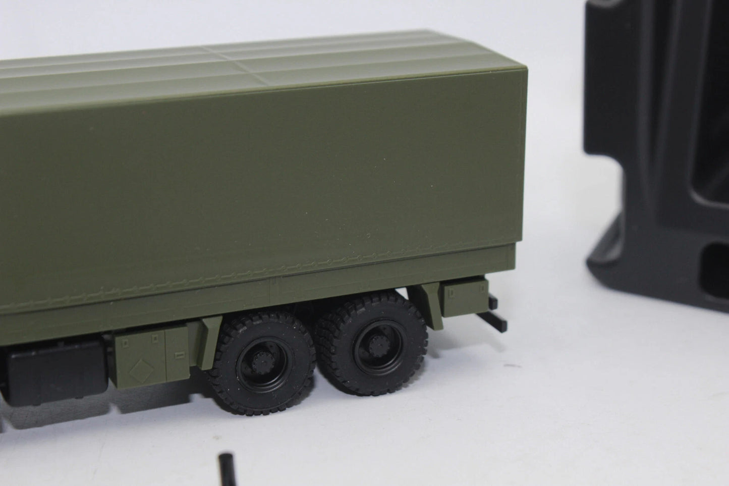 1/87 Mercedes-Benz Arocs 6x6 Pritsche/Plane Undekoriert