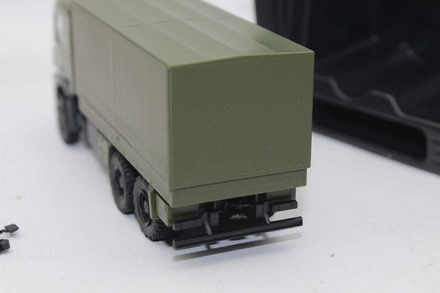 1/87 Mercedes-Benz Arocs 6x6 Pritsche/Plane Undekoriert