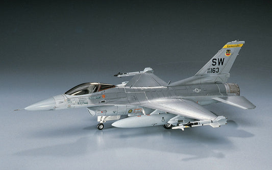 1/72 F-16C FIGHTING FALCON (U.S. Air Force Tactical Fighter)