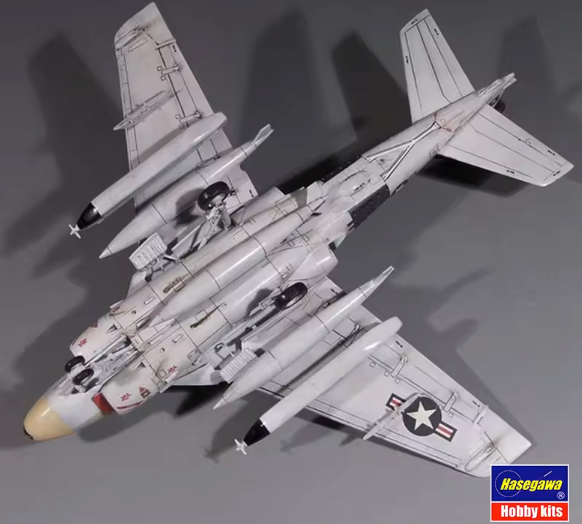 1/72 A-6E INTRUDER (U.S. Navy/M.C. Carrier-Borne Attacker)