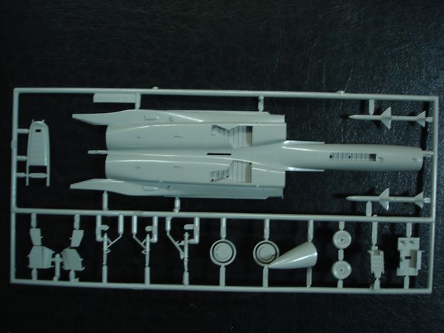 1/72 F-15E STRIKE EAGLE (U.S. Air Force Fighter/Attacker)