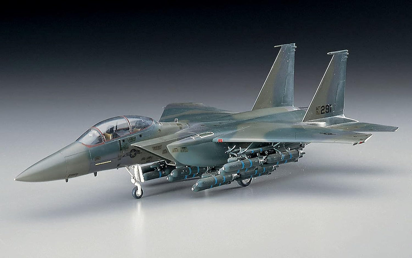 1/72 F-15E STRIKE EAGLE (U.S. Air Force Fighter/Attacker)
