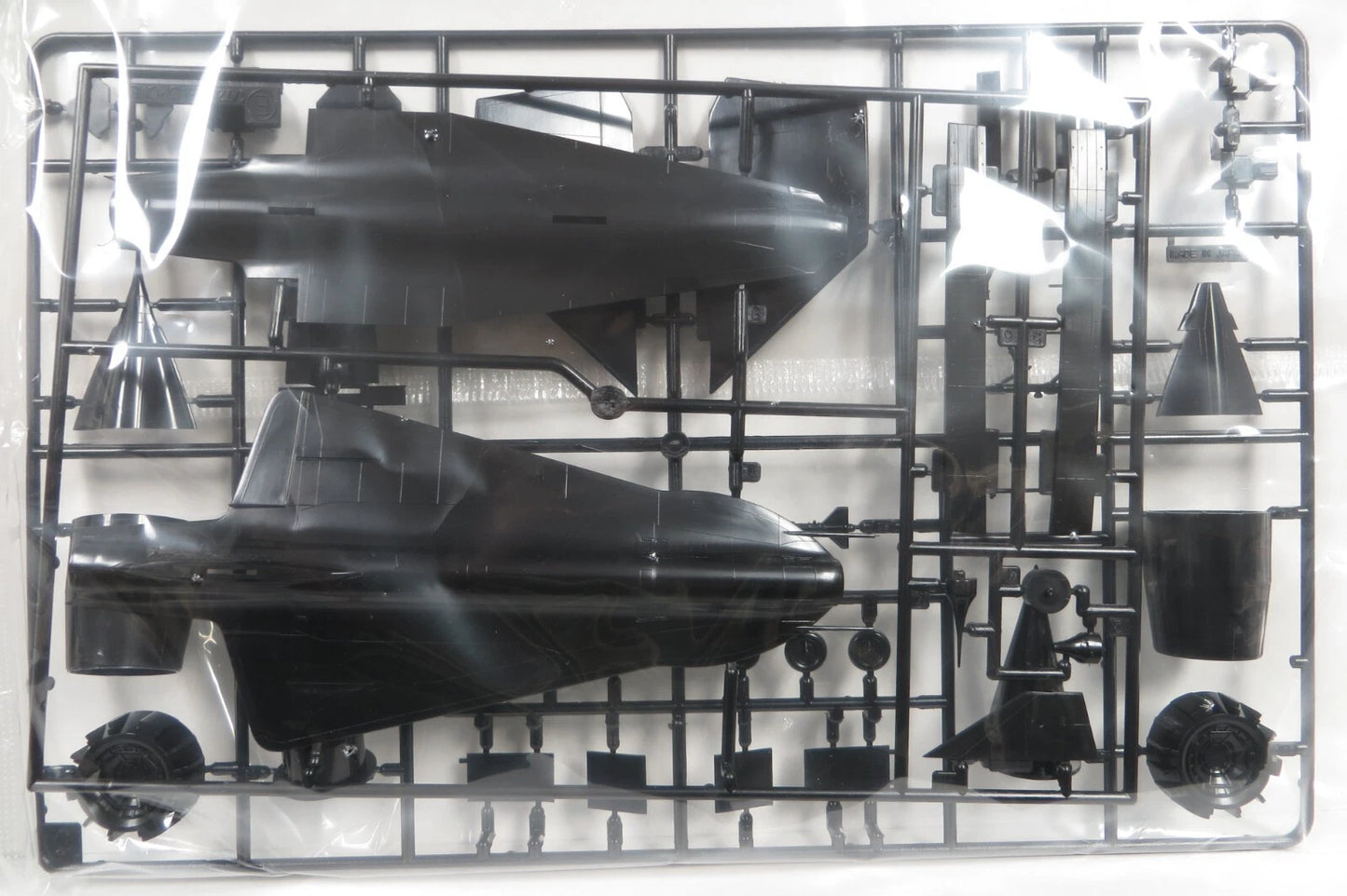 1/72 SR-71A BLACKBIRD with D-21B DRONE [LIMITED EDITION]