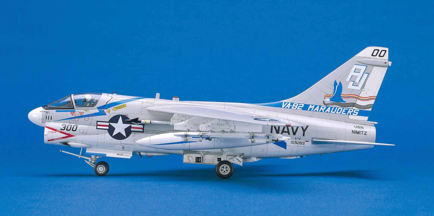 1/48 A-7D/E CORSAIR II (U.S. Air Force / Navy Attacker)