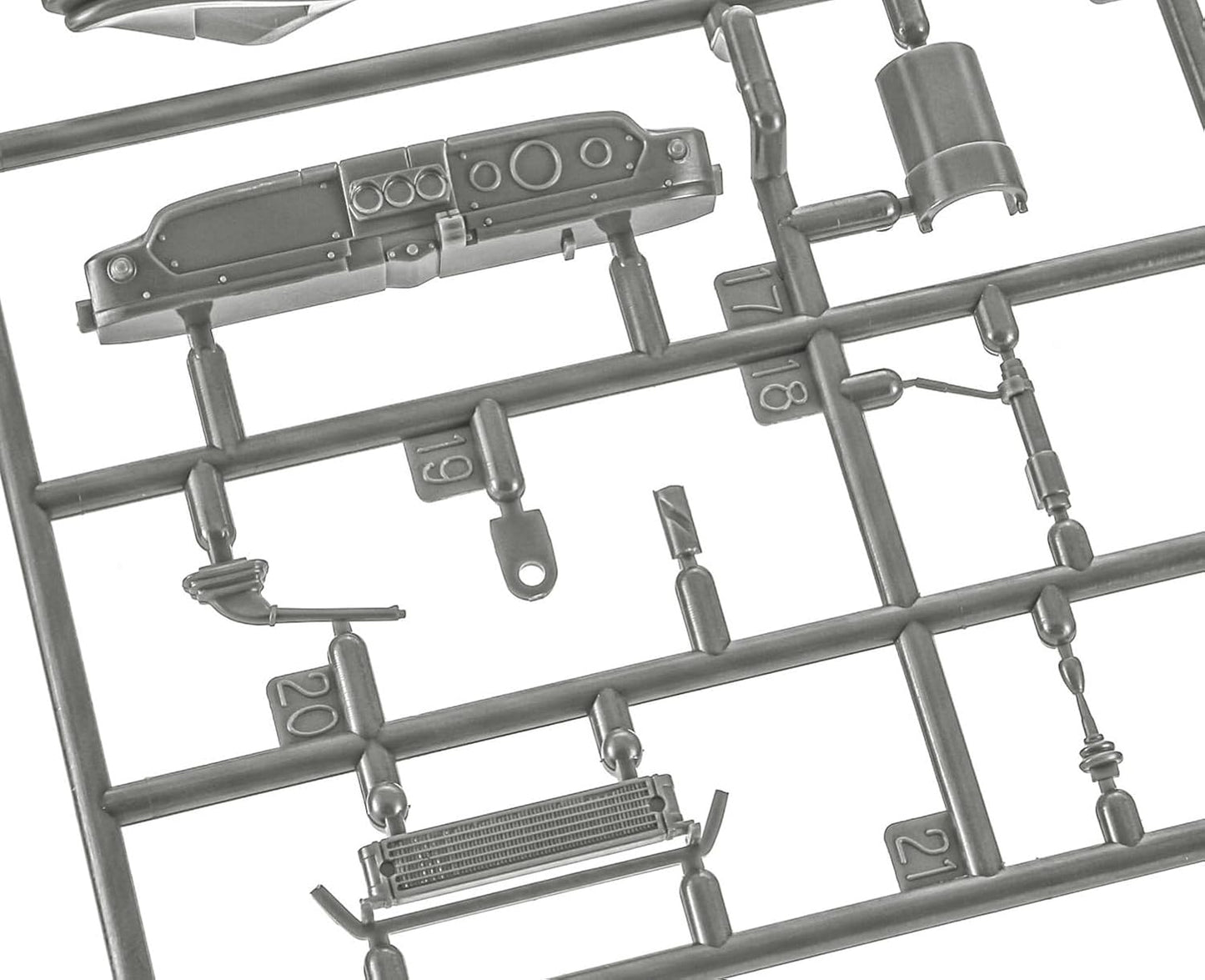 1/24 ISUZU BELLETT 1600GTR RACE CONFIGURATION [LIMITED EDITION]