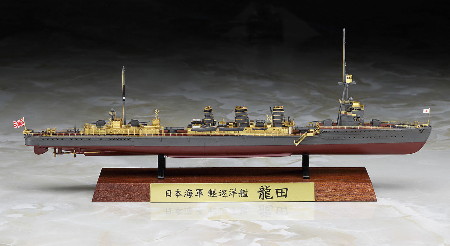 1/700 JAPANESE NAVY LIGHT CRUISER TATSUTA FULL HULL SPECIAL [LIMITED EDITION]