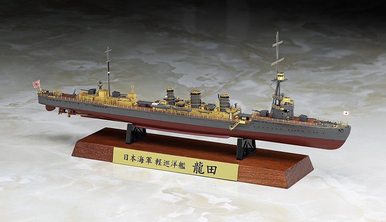 1/700 JAPANESE NAVY LIGHT CRUISER TATSUTA FULL HULL SPECIAL [LIMITED EDITION]