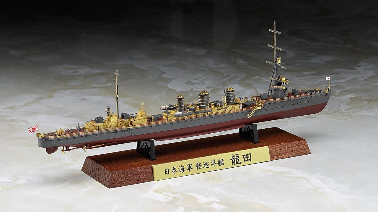 1/700 JAPANESE NAVY LIGHT CRUISER TATSUTA FULL HULL SPECIAL [LIMITED EDITION]