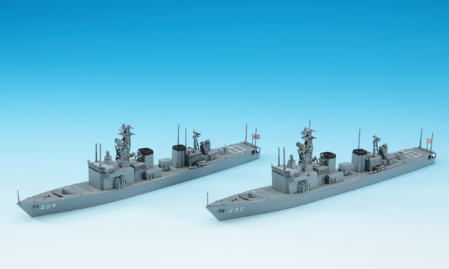 1/700 J.M.S.D.F. DE 229/230 ABUKUMA/JINTSU WATER LINE SERIES 2Kits