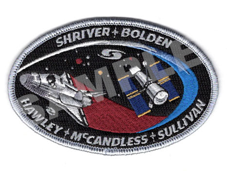 1/200 HUBBLE SPACE TELESCOPE and SPACE SHUTTLE ORBITER with ASTRONAUTS (Emblem Included) [LIMITED EDITION]