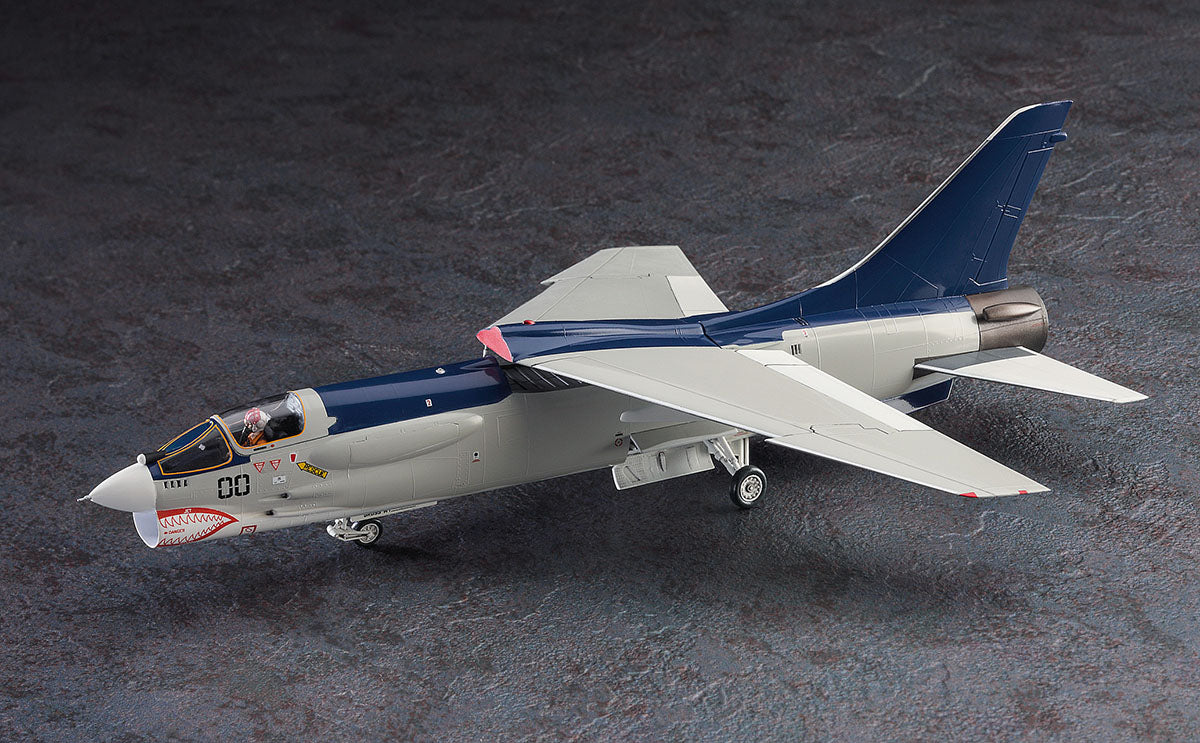 1/72 [AREA-88] F-8E CRUSADER SHIN KAZAMA