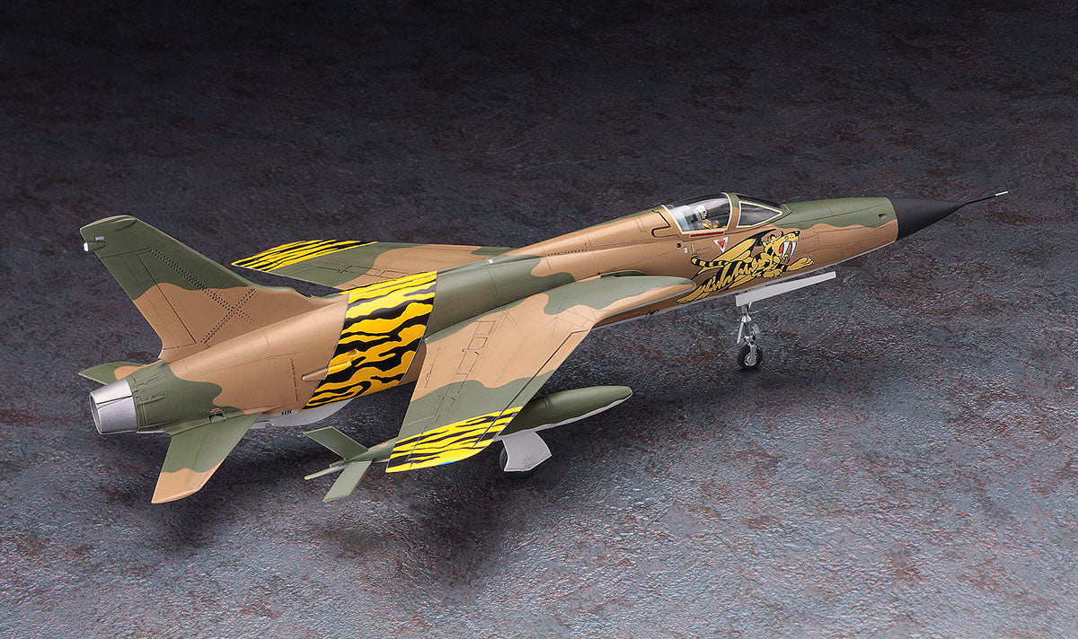 1/72 [AREA-88] F-105D THUNDERCHIEF NGUYEN VAN COM