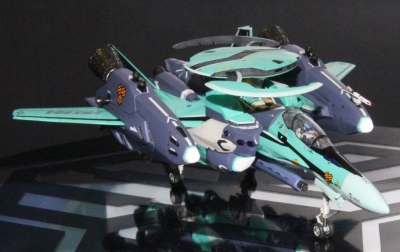 1/72 RVF-25 SUPER MESSIAH MACROSS FRONTIER [LIMITED EDITION]