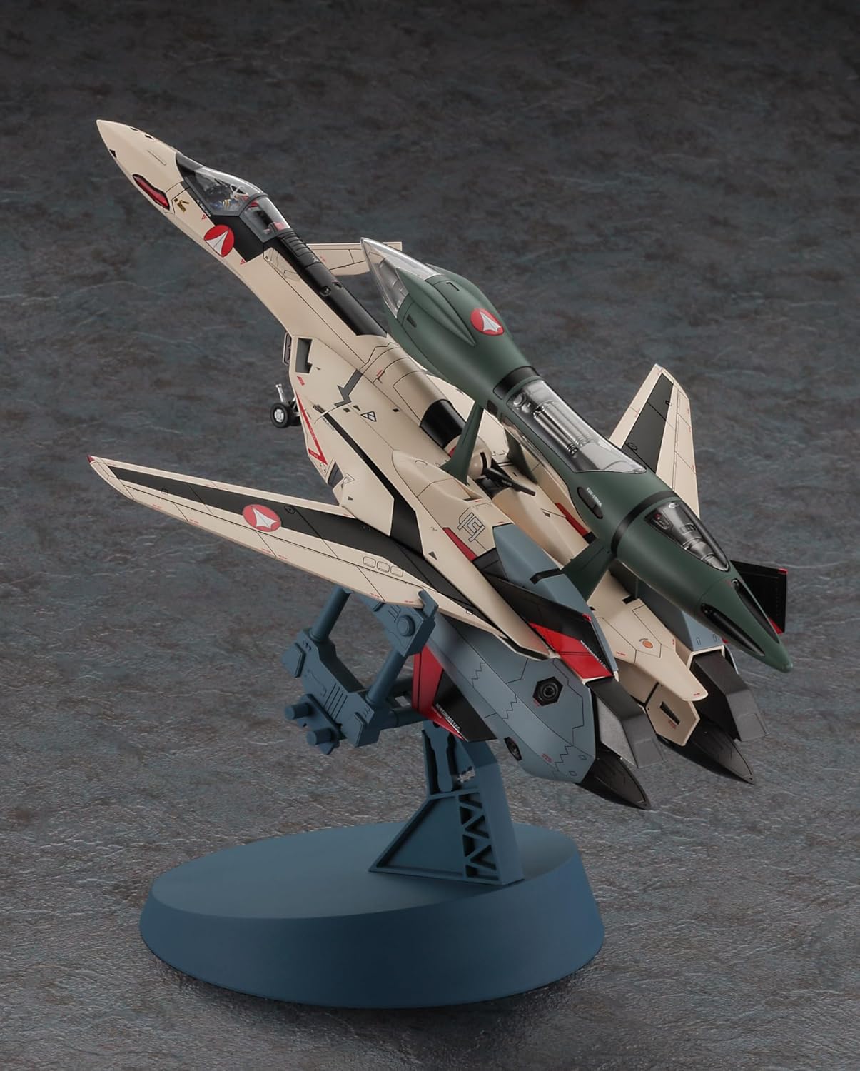 1/72 YF-19 with FAST PACK & FOLD BOOSTER MACROSS PLUS