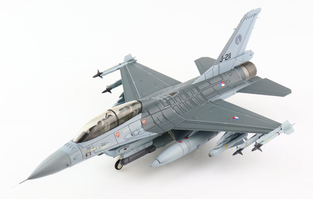 1/72 Lockheed F-16BM J-211 322 Squadron RNLAF Volkel AB 2006